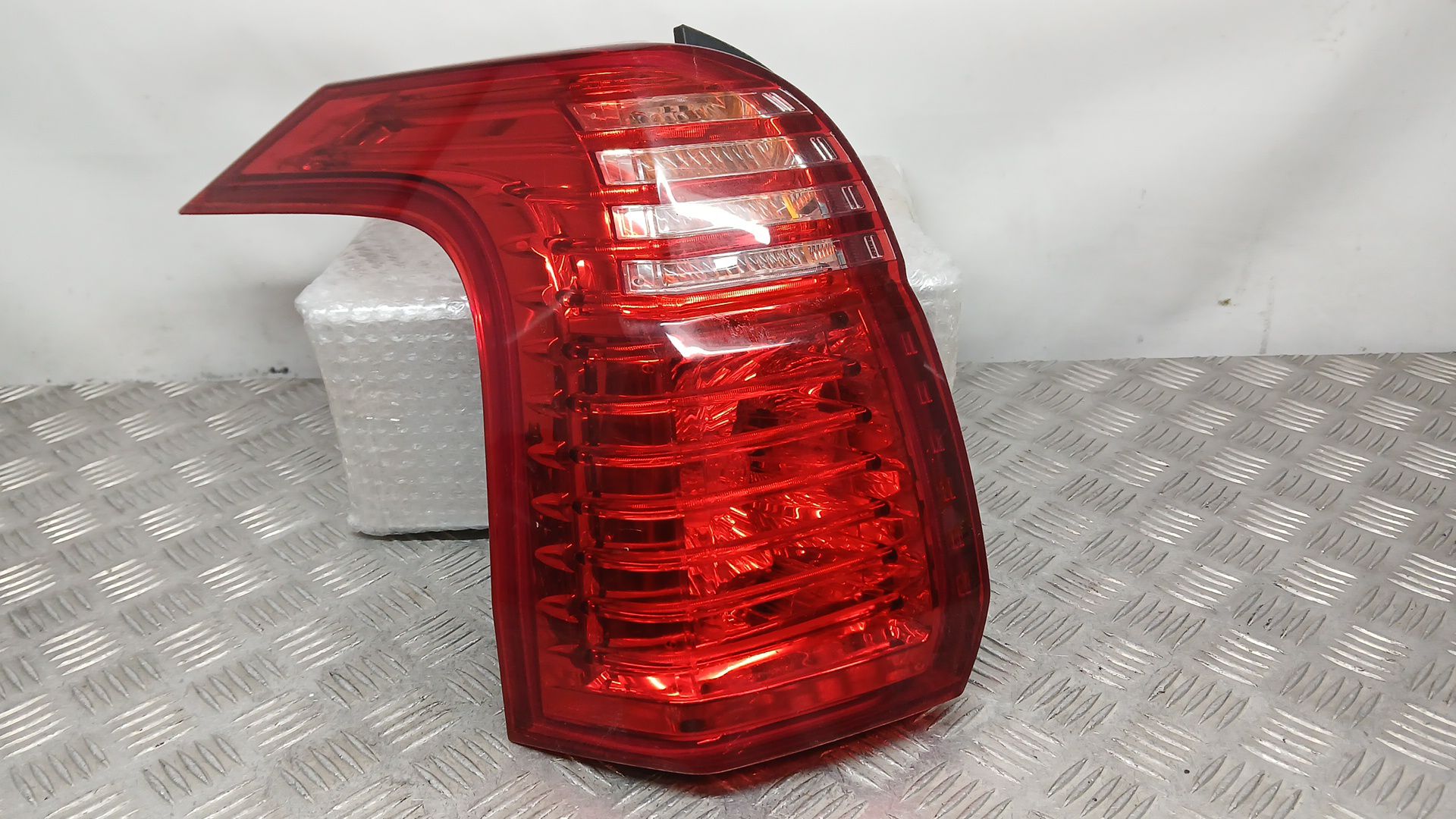 Piloto Trasero Izquierdo para Peugeot 5008 (0U_, 0E_)