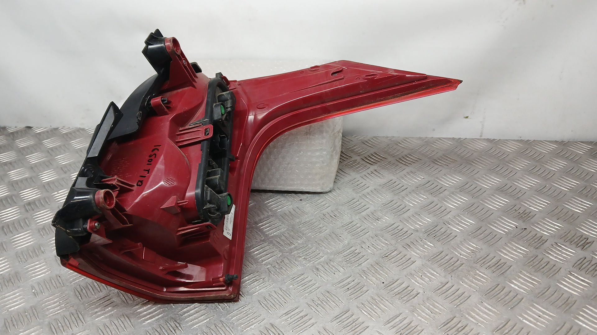 Piloto Trasero Izquierdo para Peugeot 5008 (0U_, 0E_)