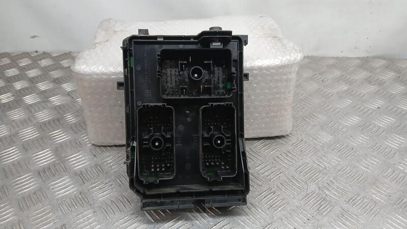 Caja Reles / Fusibles para Opel Astra K (B16)