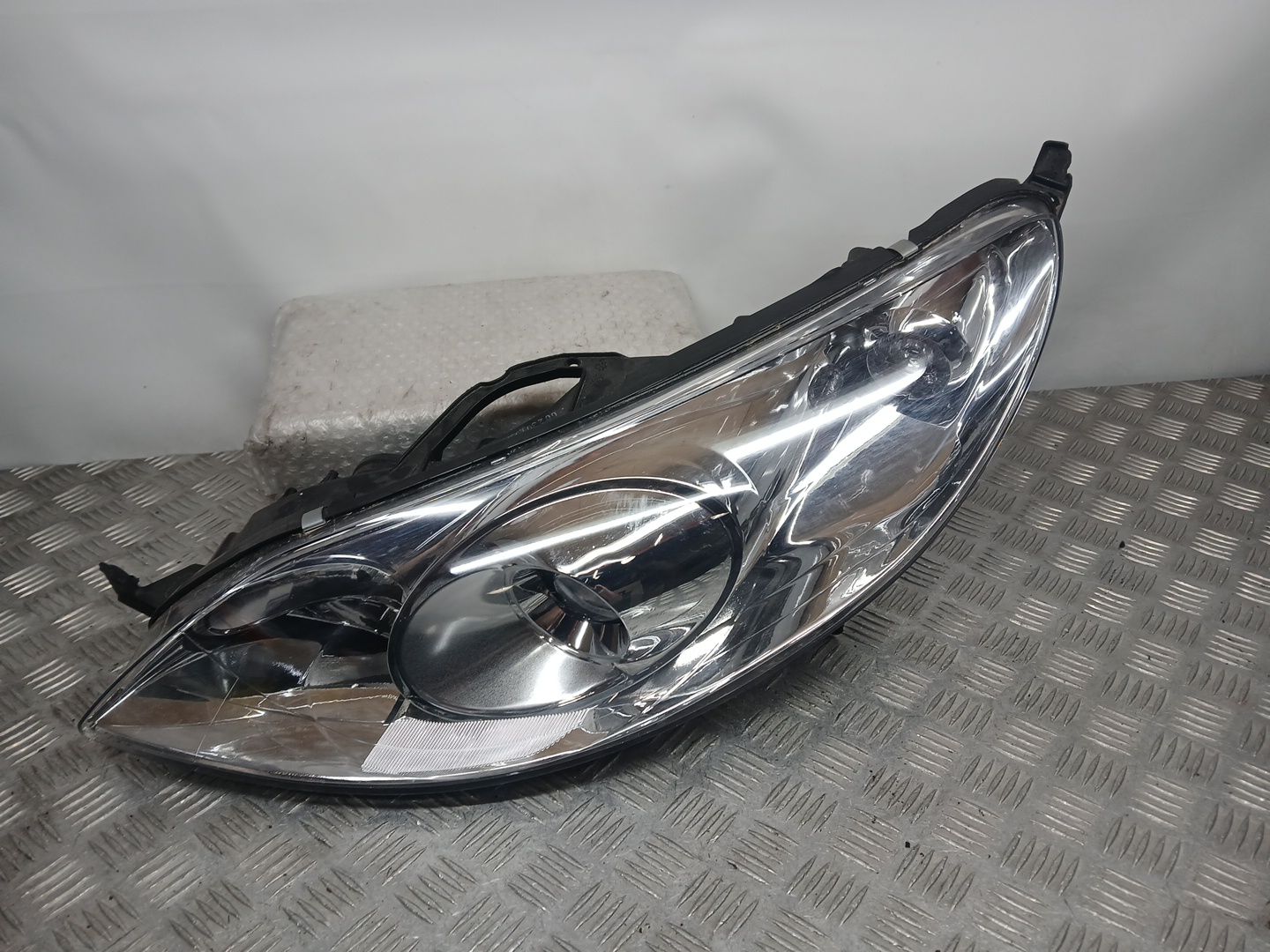 Faro Izquierdo para Peugeot 407 (6D_)
