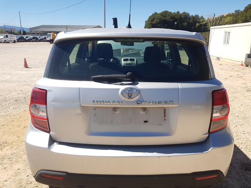 Porton Trasero para Toyota Urban Cruiser (_P1_)