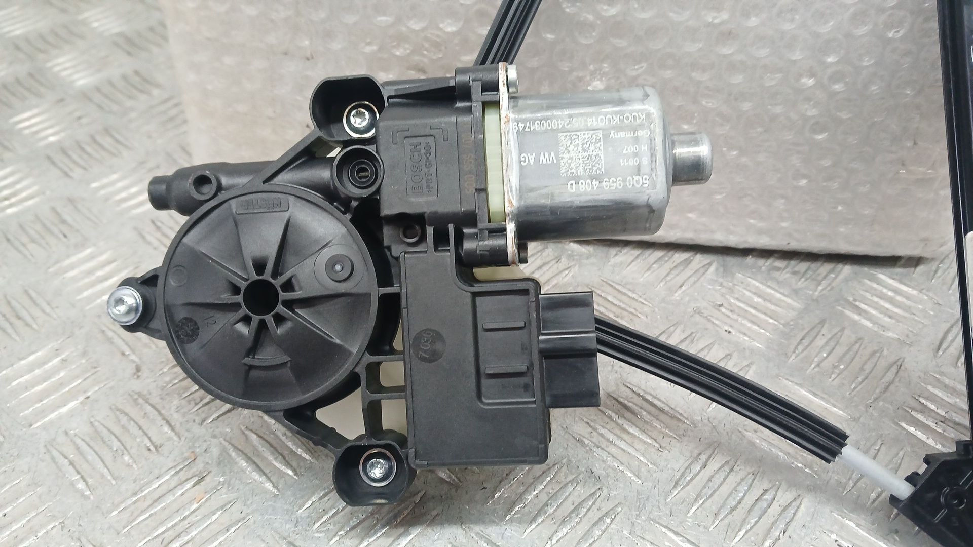 Elevalunas Trasero Derecho para Volkswagen Taigo (Cs1)