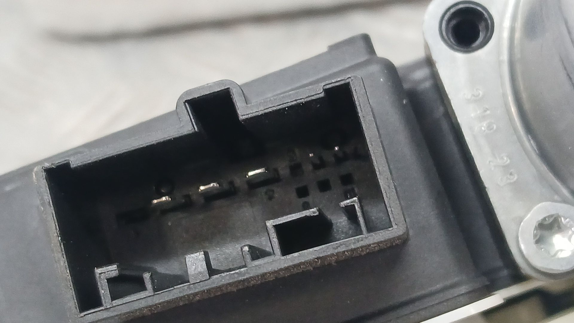 Elevalunas Trasero Derecho para Volkswagen Taigo (Cs1)