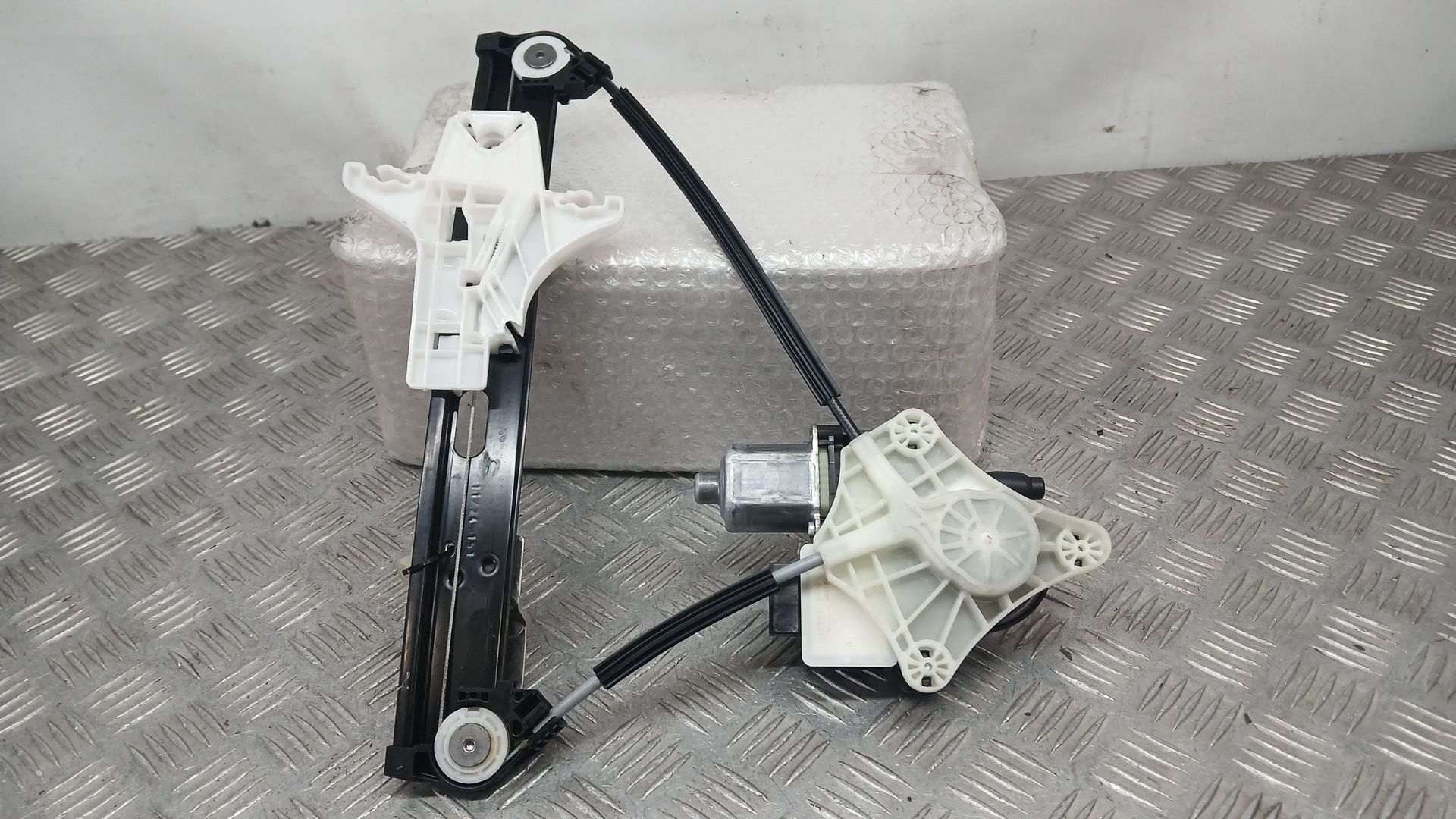 Elevalunas Trasero Derecho para Volkswagen Taigo (Cs1)