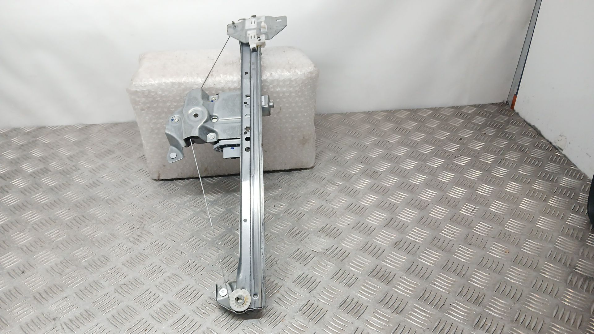 Elevalunas Delantero Izquierdo para Renault Express Furgoneta/Monovolumen