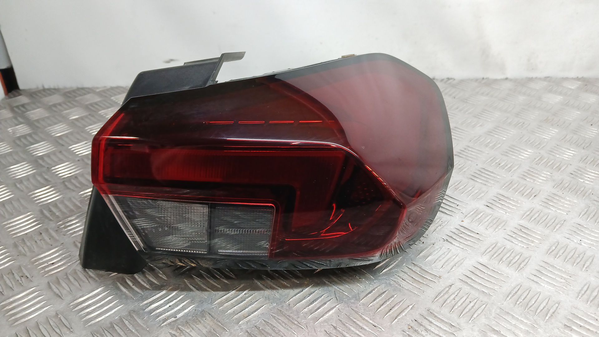 Piloto Trasero Derecho Exterior para Opel Corsa F (P2Jo)