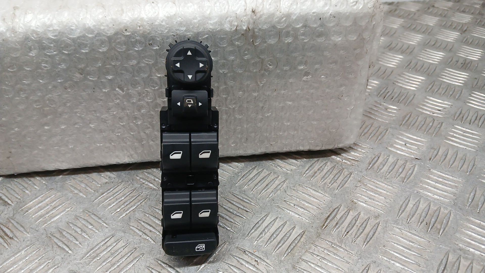 Mando Elevalunas Delantero Izquierdo para Jeep Avenger (J2)