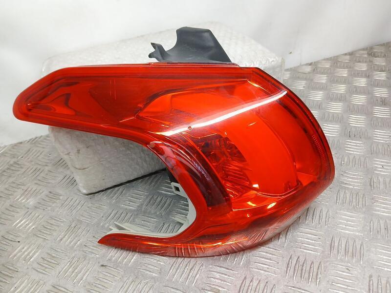 Piloto Trasero Izquierdo Exterior para Peugeot 2008 (--.2013->)