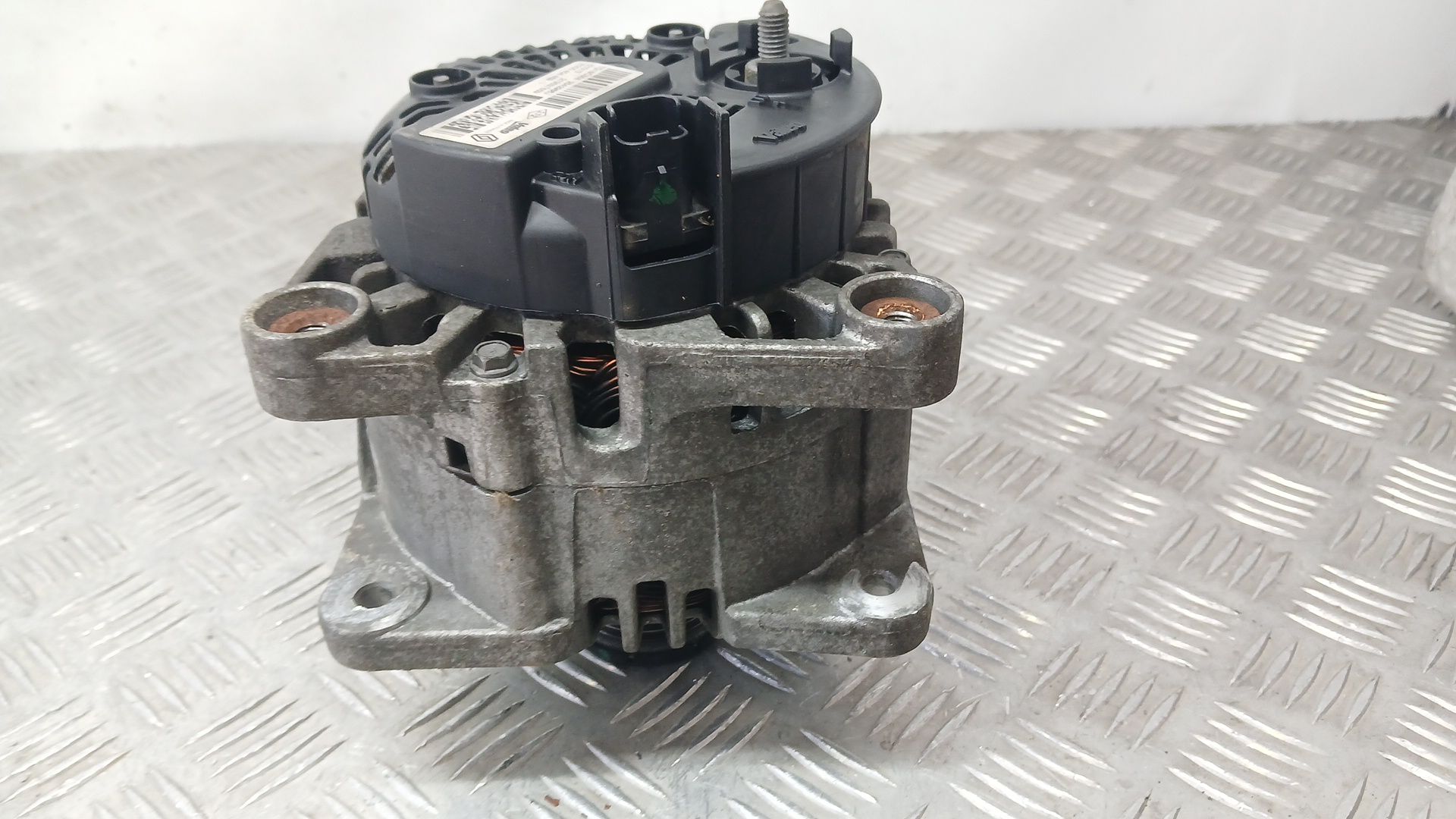 Alternador para Opel Vivaro A Furgoneta (X83)