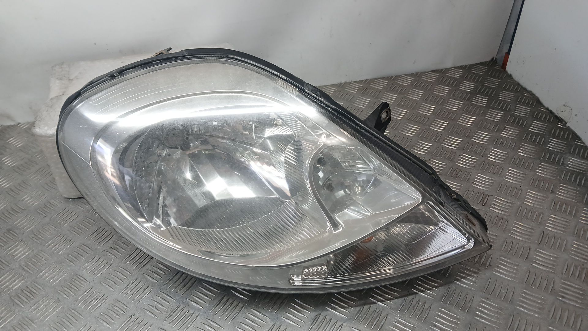 Faro Derecho para Opel Vivaro A Furgoneta (X83)