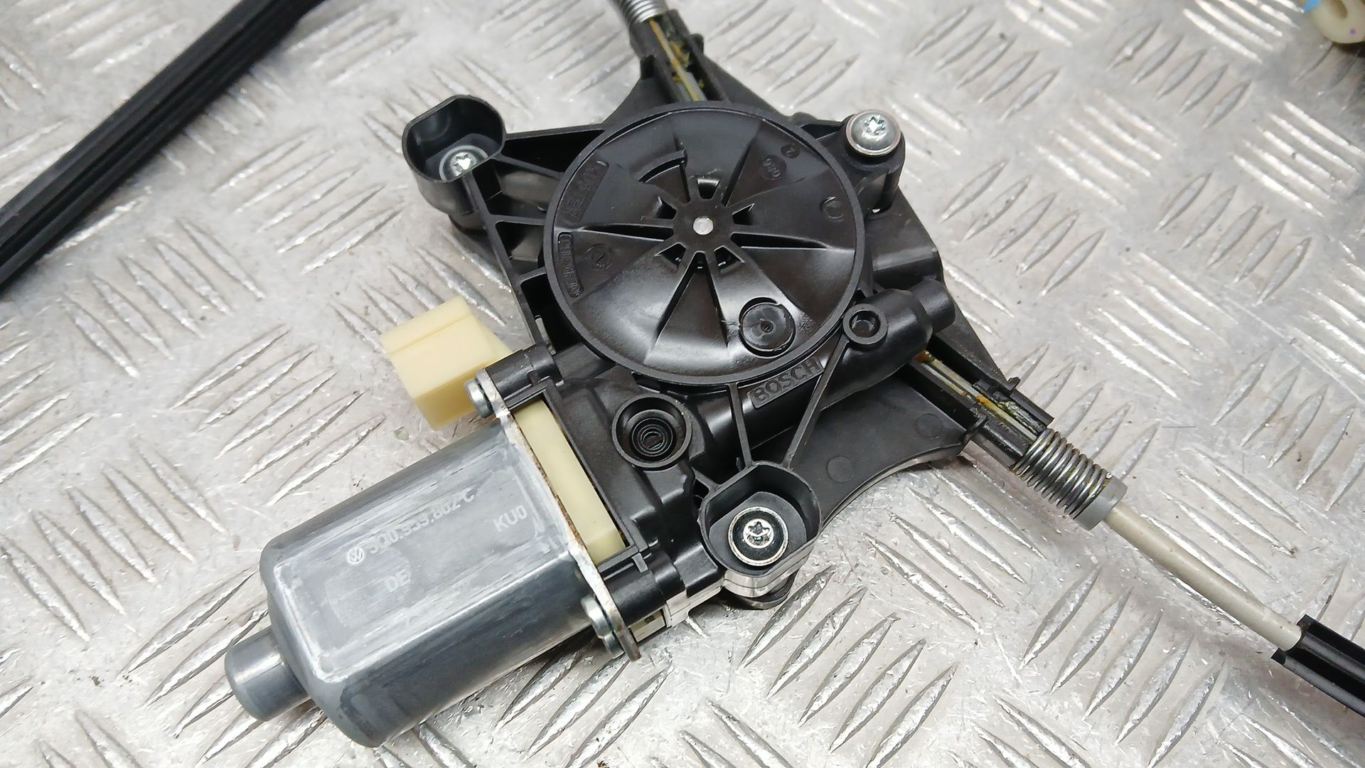 Elevalunas Delantero Izquierdo para Volkswagen Tiguan (Ad1, Ax1)