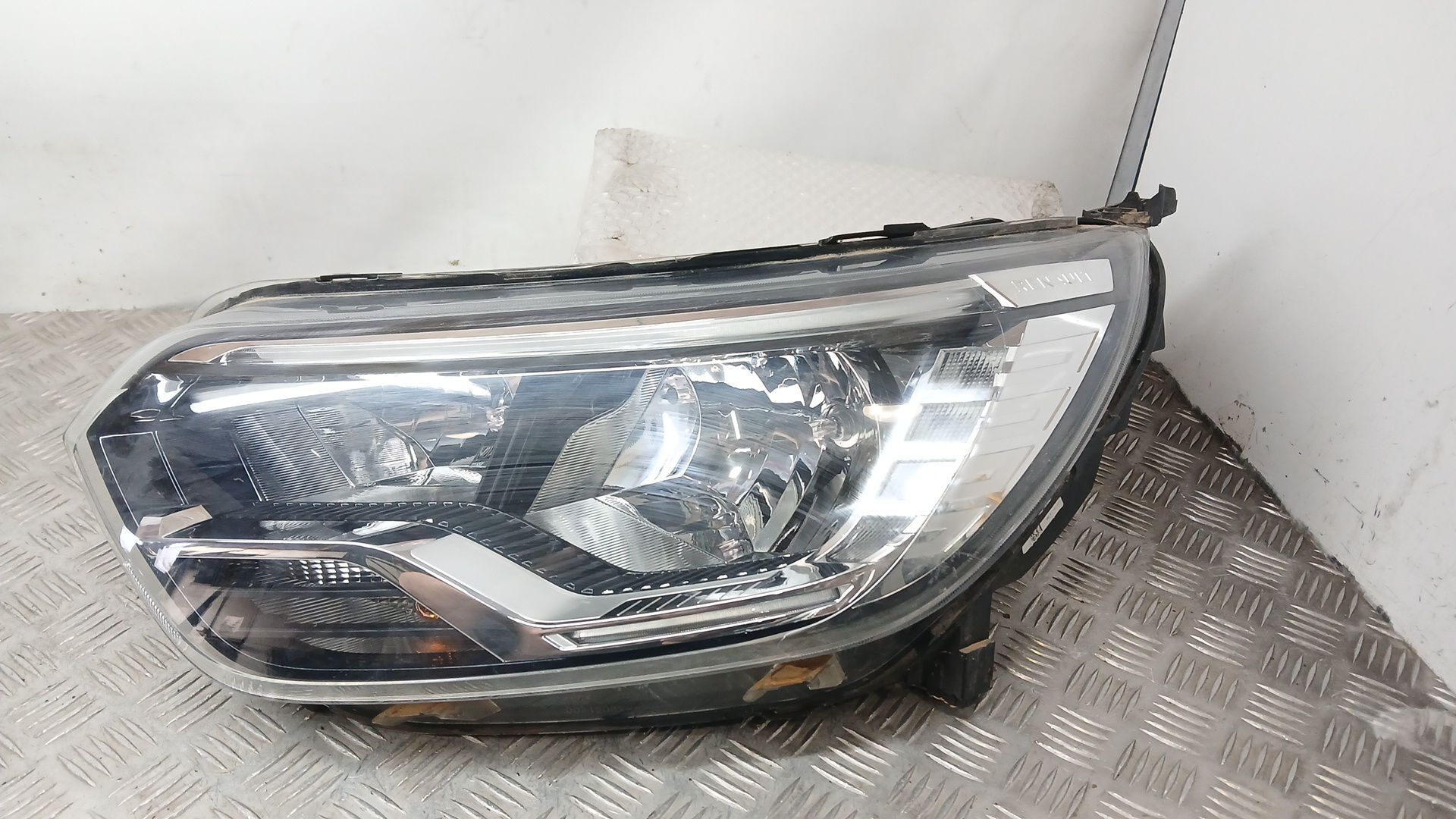 Faro Izquierdo para Renault Express Furgoneta/Monovolumen