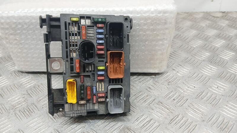 Caja Reles / Fusibles para Peugeot Rcz