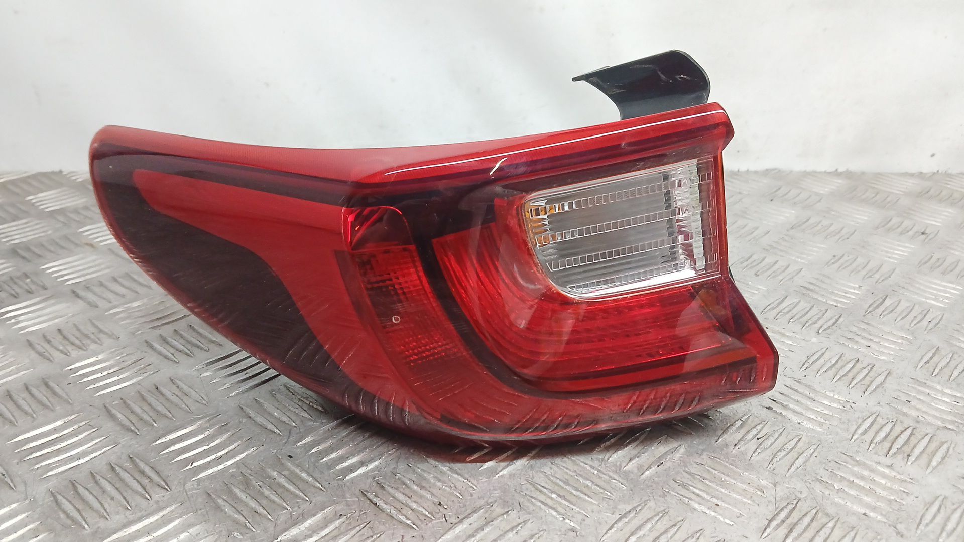 Piloto Trasero Izquierdo Exterior para Kia Stonic (Yb)