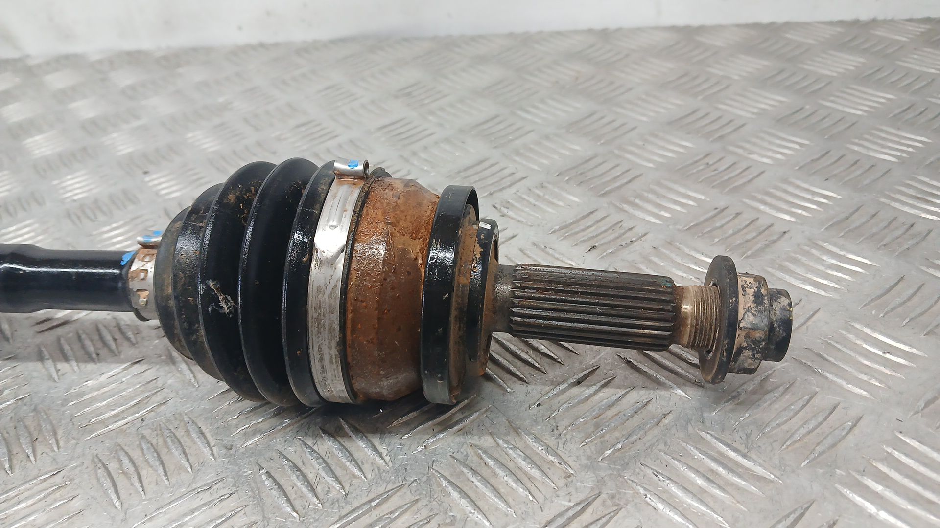 Transmision Delantera Derecha para Kia Stonic (Yb)
