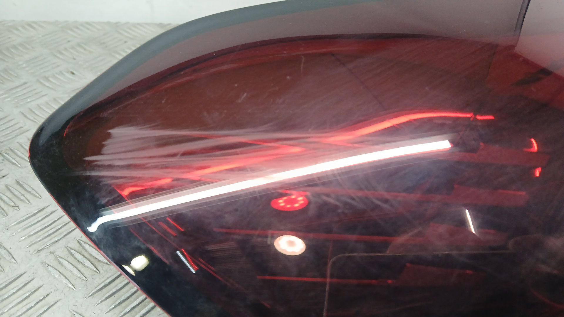 Piloto Trasero Izquierdo Exterior para Opel Corsa F (P2Jo)