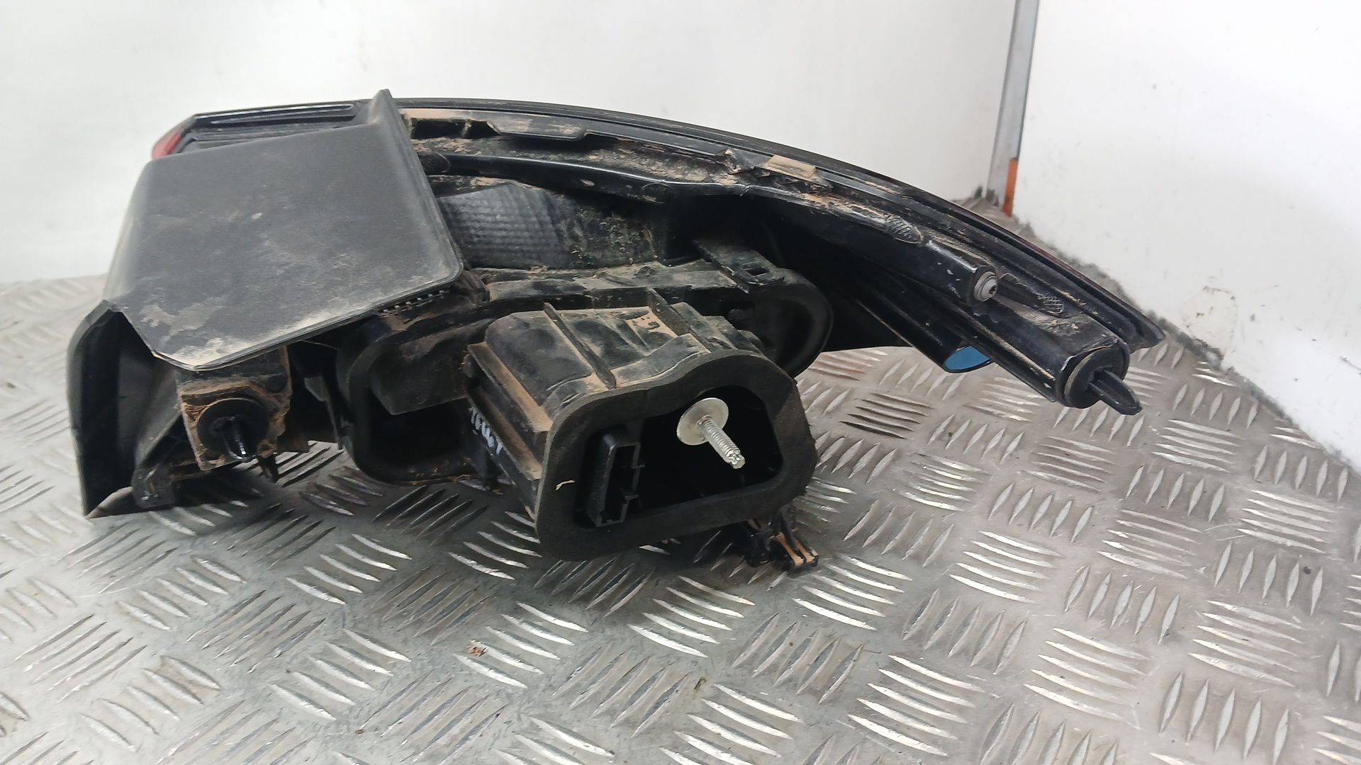 Piloto Trasero Izquierdo Exterior para Opel Corsa F (P2Jo)