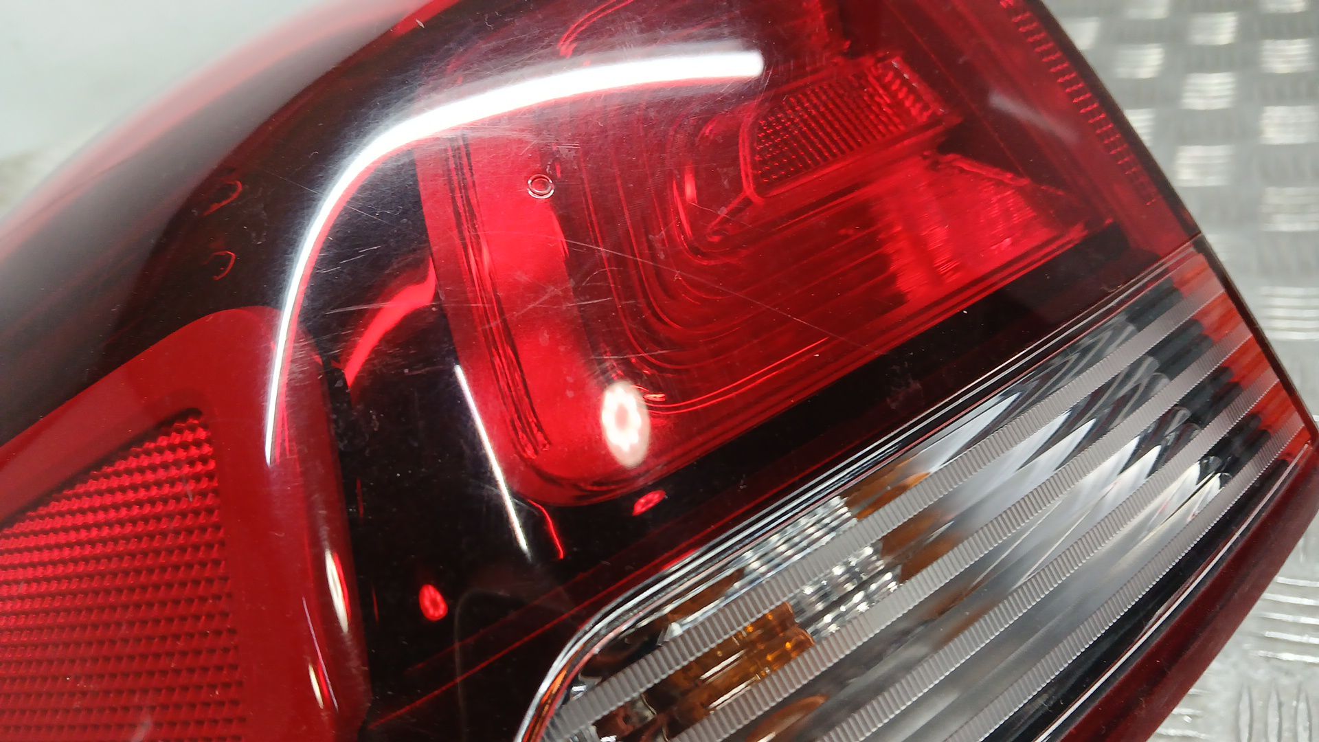 Piloto Trasero Izquierdo Exterior para Kia Rio Iv (Yb, Sc, Fb)