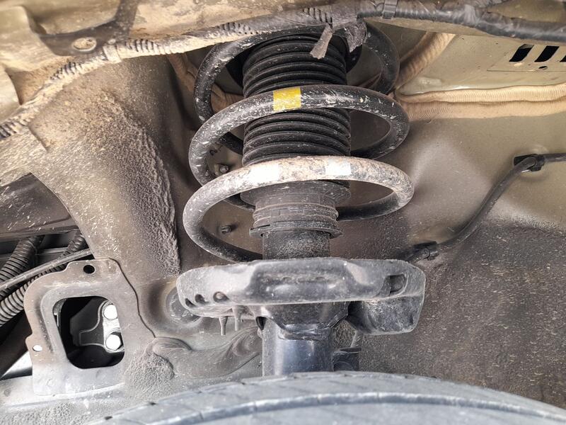 Amortiguador Delantero Izquierdo para Kia Stonic (Yb)