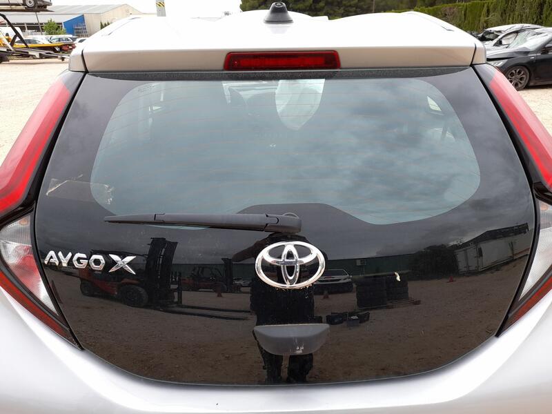 Porton Trasero para Toyota Aygo X (_B7_)
