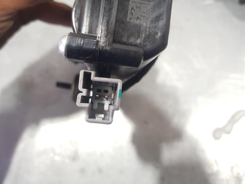 Cerradura Maletero / Porton para Lynk & Co 01
