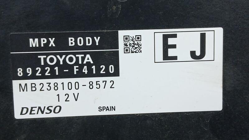 Caja Reles / Fusibles para Toyota C-Hr