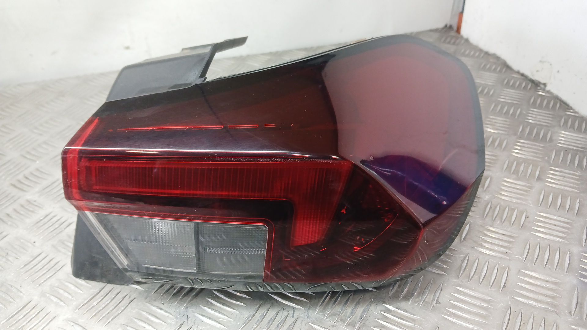 Piloto Trasero Derecho Exterior para Opel Corsa F (P2Jo)