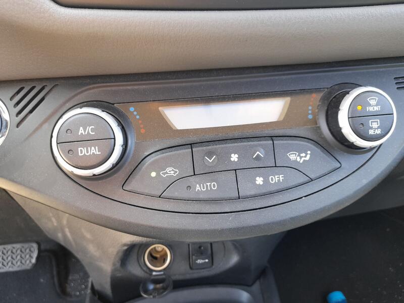 Mando Climatizador para Toyota Yaris (_P13_)