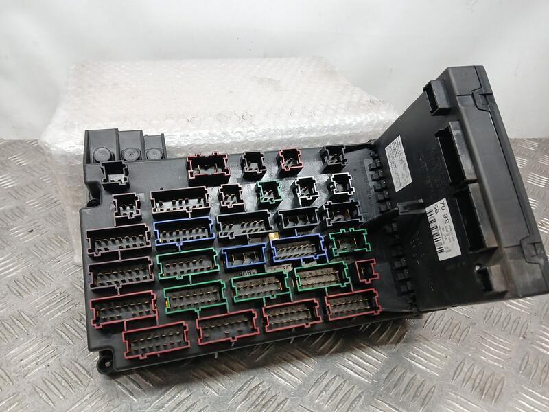Caja Reles / Fusibles para Mercedes-Benz Clase M (W163)