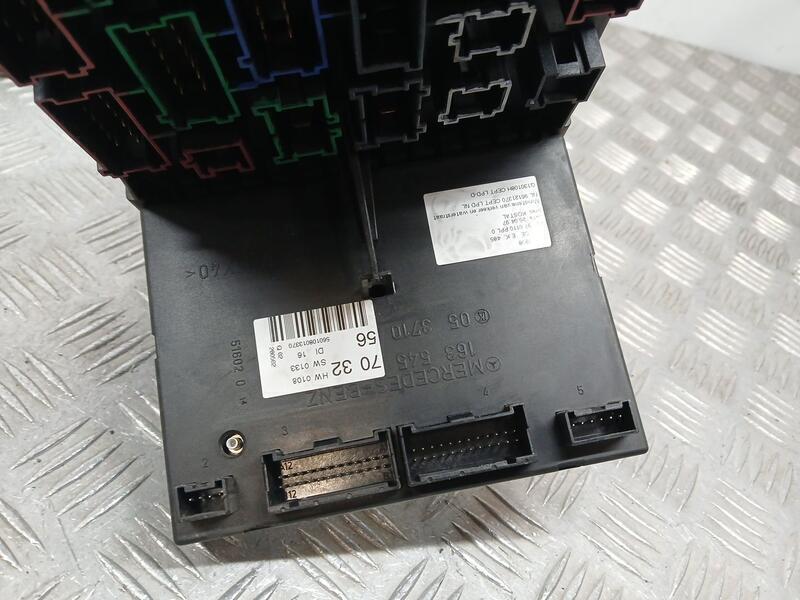 Caja Reles / Fusibles para Mercedes-Benz Clase M (W163)