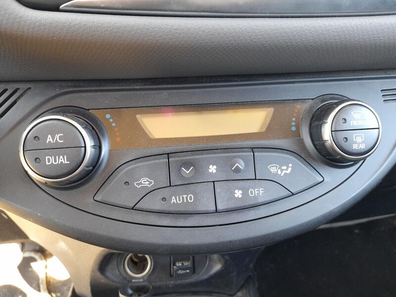 Mando Climatizador para Toyota Yaris (_P13_)
