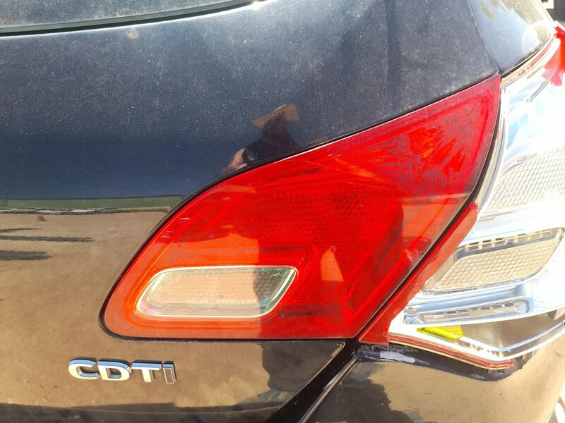 Piloto Trasero Derecho Interior para Opel Astra J (P10)