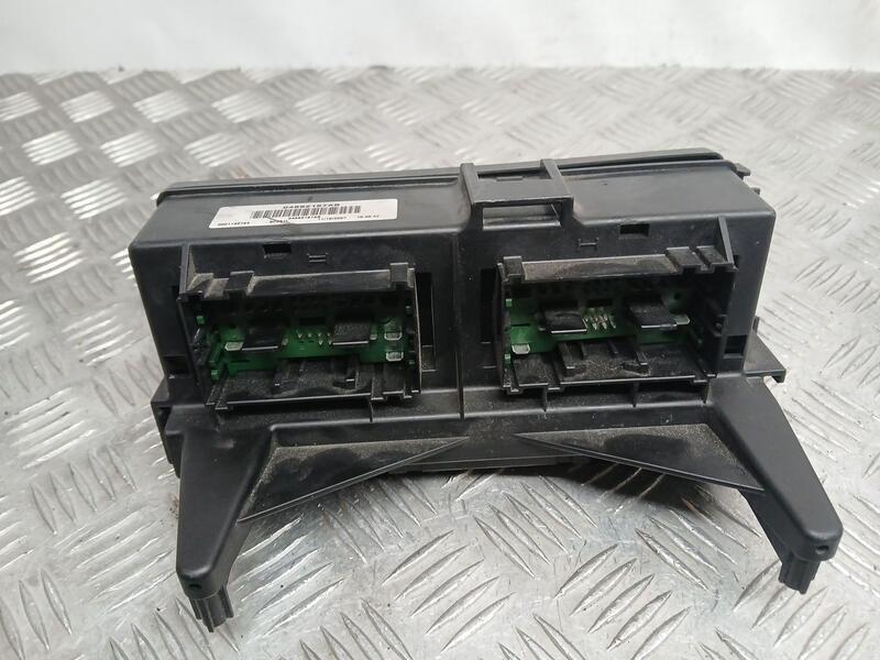 Caja Reles / Fusibles para Jeep Gr. Cherokee (Wh)