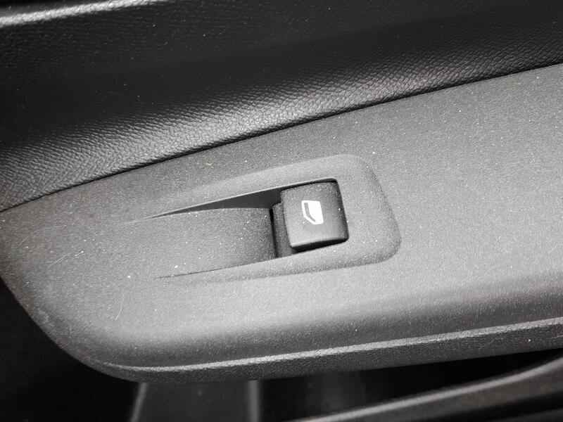 Mando Elevalunas Delantero Derecho para Opel Corsa F (P2Jo)