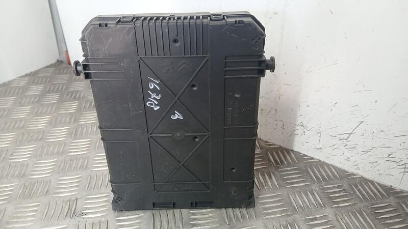 Caja Reles / Fusibles para Peugeot 2008 I (Cu_)