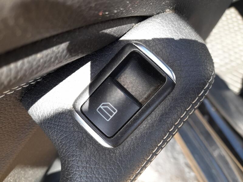 Mando Elevalunas Trasero Izquierdo para Mercedes-Benz Cla (W117)