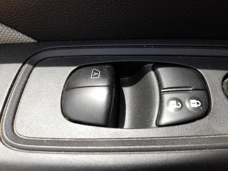 Mando Elevalunas Delantero Izquierdo para Nissan Micra V (K14)