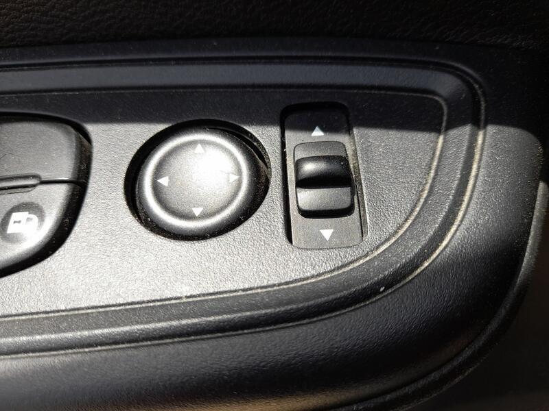 Mando Elevalunas Delantero Izquierdo para Nissan Micra V (K14)