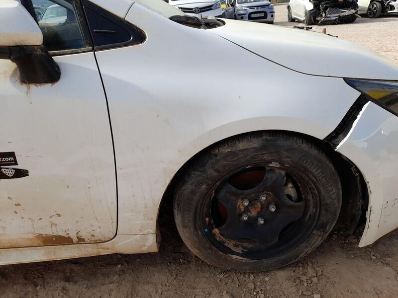 Aleta Delantera Derecha para Toyota Corolla Hatchback (_E21_, _Ea1_, _Eh1_)