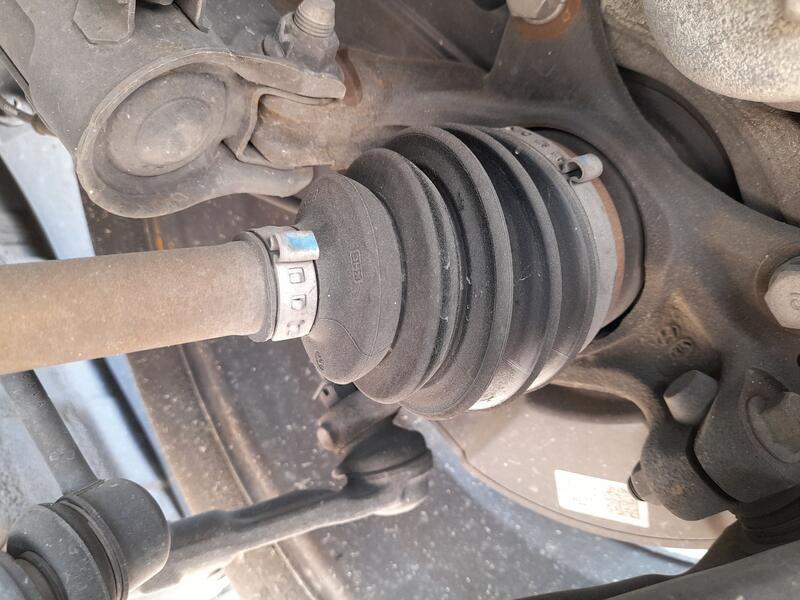 Transmision Delantera Izquierda para Kia Stonic (Yb)