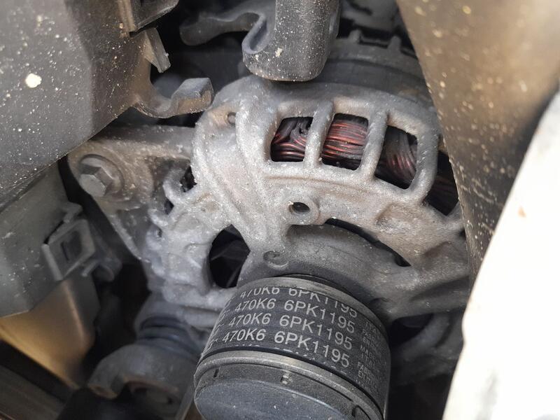 Alternador para Nissan Pulsar Hatchback (C13)