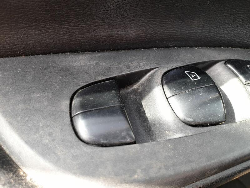 Mando Elevalunas Delantero Izquierdo para Nissan Pulsar Hatchback (C13)