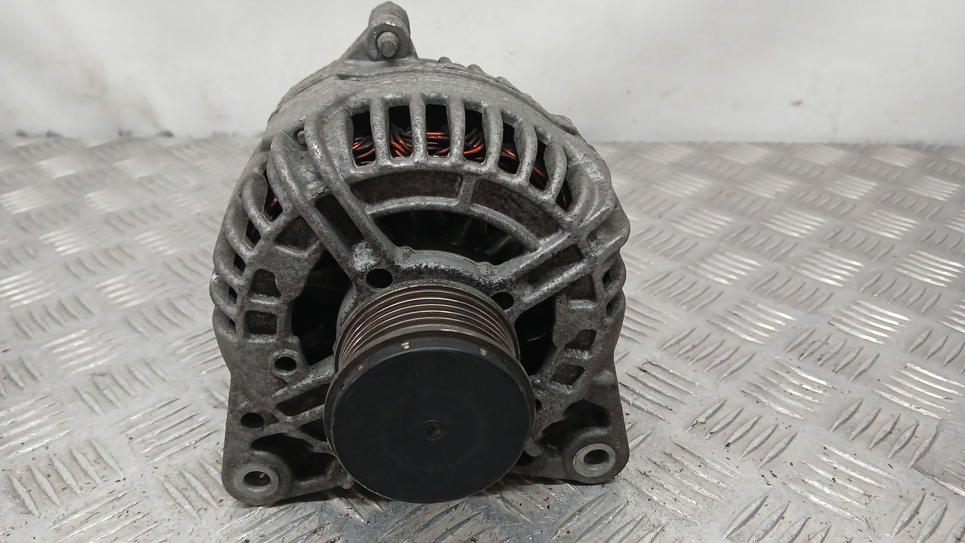 Alternador para Nissan Juke (F15)