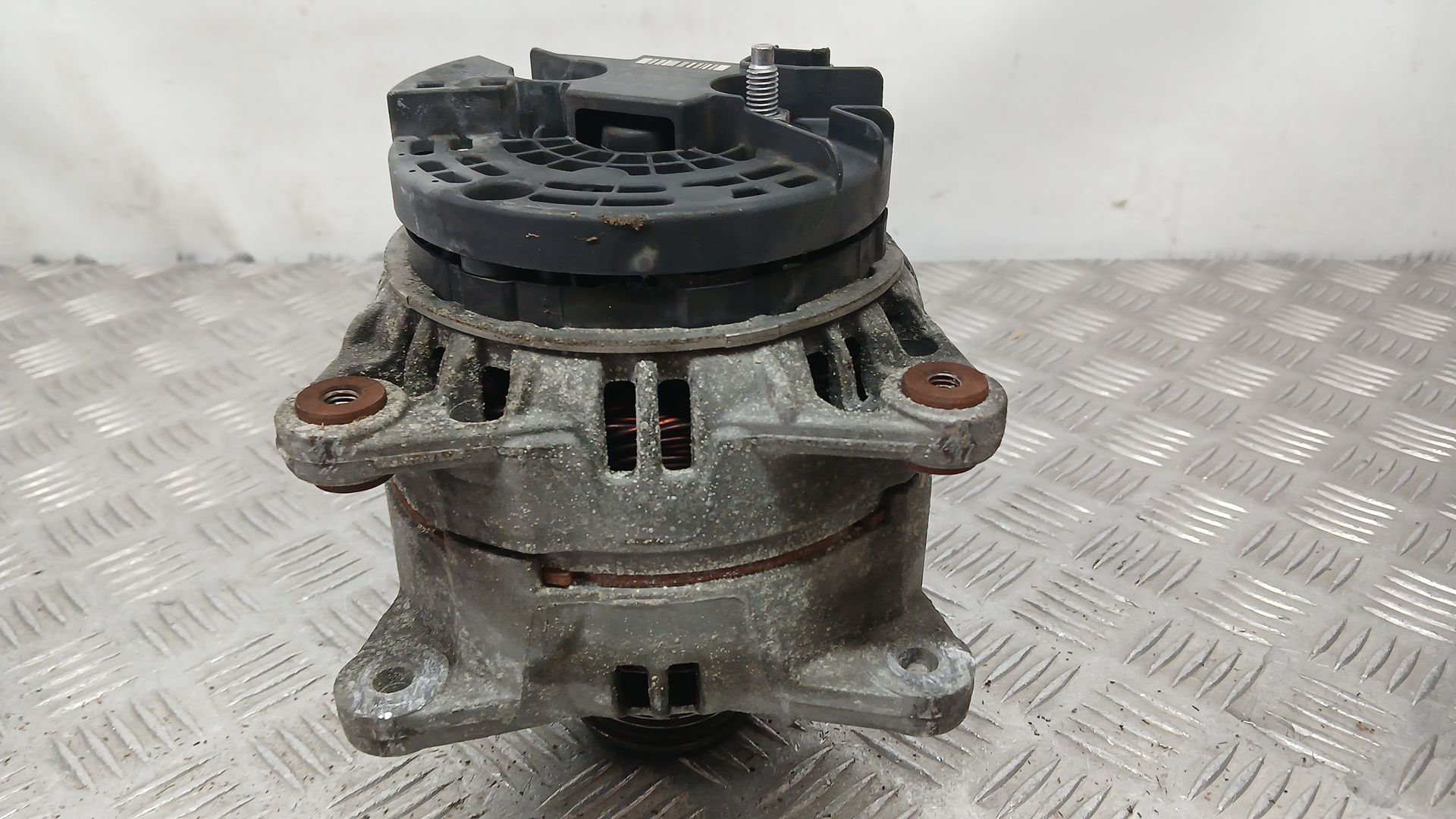 Alternador para Nissan Juke (F15)