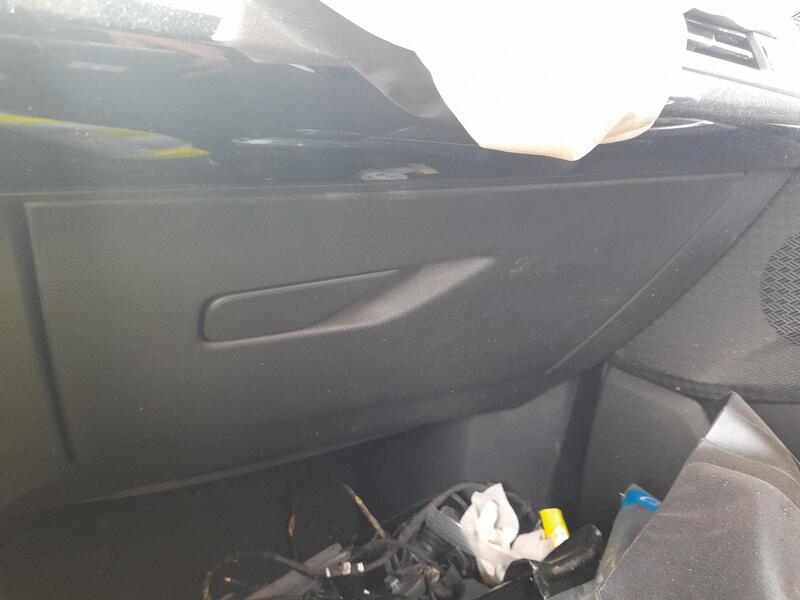 Guantera para Bmw X1 (U11)