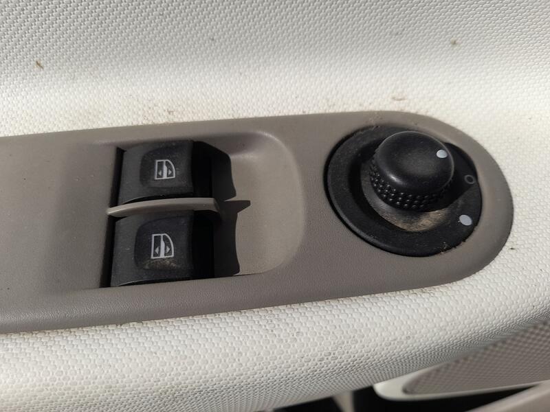Mando Elevalunas Delantero Izquierdo para Renault Zoe (Bfm_)