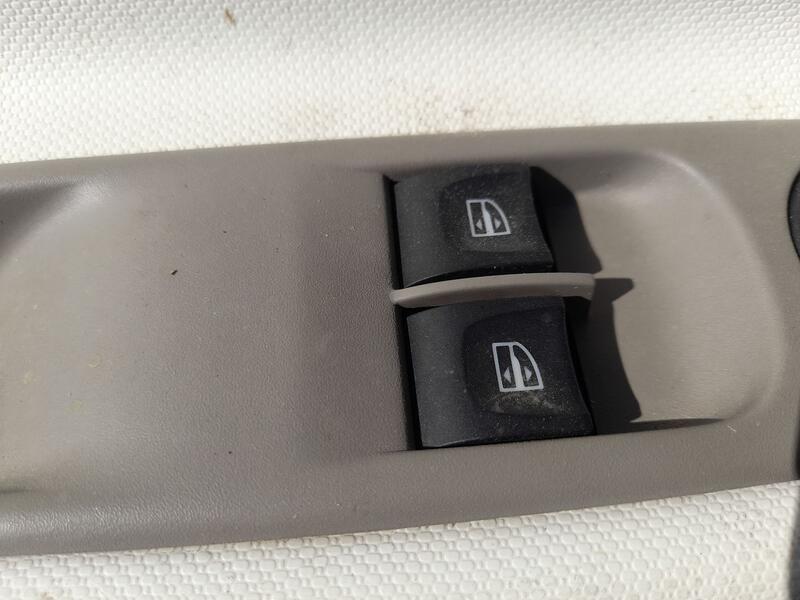 Mando Elevalunas Delantero Izquierdo para Renault Zoe (Bfm_)
