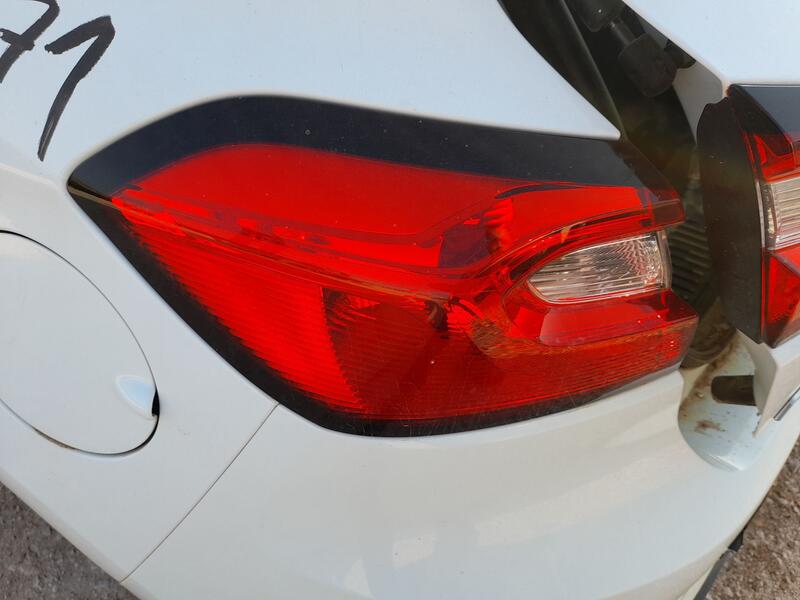 Piloto Trasero Izquierdo Exterior para Ford Fiesta Vii (Hj, Hf)