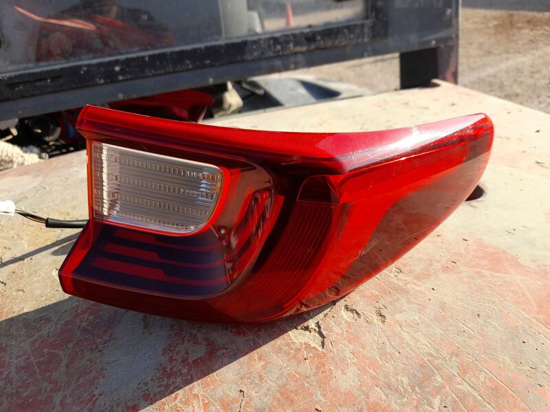 Piloto Trasero Derecho Exterior para Kia Stonic (Yb)