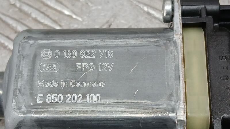 Motor Elevalunas Delantero Derecho para Seat Leon (5F1)